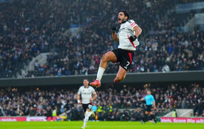 Bilder des Jahres 2024, Sport 12 Dezember Sport Themen der Woche KW52 Sport Bilder des Tages Raul Jimenez of Fulham celebrates scoring the opening goal Fulham v AFC Bournemouth, Premier League, Football, Craven Cottage, London, UK - 29 Dec 2024 EDITORIAL USE ONLY No use with unauthorised audio, video, data, fixture lists, club league logos or live services. Online in-match use limited to 120 images, no video emulation. No use in betting, games or single club league player publications. Copyright: xJavierxGarcia Shutterstockx 15046756ar
