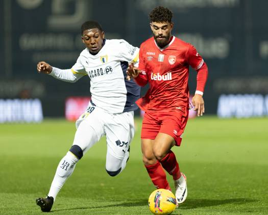 December 30, 2024, Famalicao, Guimaraes, Portugal: GUSTAVO KLISMAHN from Santa Clara seen on action during the Liga Portugal Betclic 2024 25 match between FC Famalicao and Santa Clara at Estadio do Municipal de Famalicao 30, 2024 in Famalicao, Portugal. Final Score FC Famalicao 1 - 2 Santa Clara Famalicao Portugal - ZUMAl192 20241230_zsp_l192_003 Copyright: xMiguelxLemosx