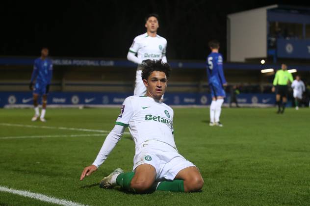 - Chelsea U21, U 21 v Sporting CP U21, Premier League International Cup, Kingsmeadow Stadium, London, UK - 7th January 2025. Daniel Weir Crystal Pix Gabriel Silva of Sporting CP U21 B goal celebration after scoring to put Sporting CP 2-1 ahead. - Chelsea U21 v Sporting CP U21, Premier League International Cup, Kingsmeadow Stadium, London, UK - 7th January 2025. Daniel Weir Crystal Pix London Kingsmeadow Stadium UK Copyright: xDanxWeirx CP_Chelsea_U21_Sporting_CP_U21_11