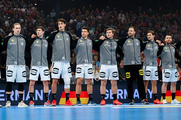 Hamburg: Handball Länderspiel - Vorbereitung WM - Deutschland - Brasilien v.li. Juri Knorr (Deutschland), Lukas Zerbe (Deutschland), Julian Köster Koester (Deutschland), Renars Uscins (Deutschland), Franz Semper (Deutschland), Torhueter Andreas Wolff (Deutschland), Rune Dahmke (Deutschland), Lukas Mertens (Deutschland) Hamburg Barlays Arena Deutschland