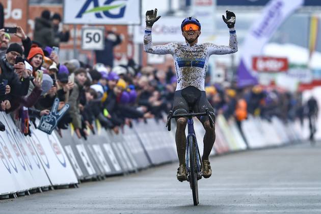 Belgian Thibau Nys celebrates as he crosses the finish line to win the elite men race of the Belgian Cyclocross Championships (11-12 01) on Sunday 12 January 2025 in Heusden-Zolder. DAVIDxPINTENS x110257140x