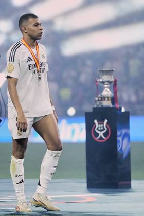 Bilder des Jahres 2025, Sport 01 Januar Sport Themen der Woche KW02 Sport Bilder des Tages Real Madrid v FC Barcelona, Barca Spanish Super Cup Kylian Mbappe centre-forward of Real Madrid and France after losing the Spanish Super Cup final match between Real Madrid and FC Barcelona at King Abdullah Sports City on January 12, 2025 in Jeddah, Saudi Arabia. Jeddah Saudi Arabia  Copyright: xJosexBretonx originalFilename:bretonhernandez-realmadr250113_npg1D.jpg