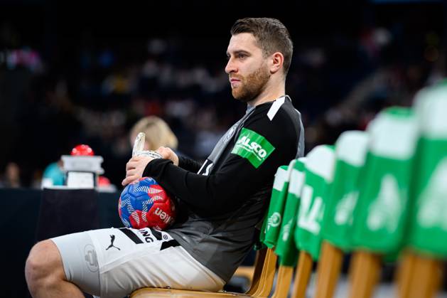 Hamburg: Handball Länderspiel - Vorbereitung WM - Deutschland - Brasilien Lukas Mertens (Deutschland) nachdenklich grübelnd gruebelnd Hamburg Barlays Arena Deutschland