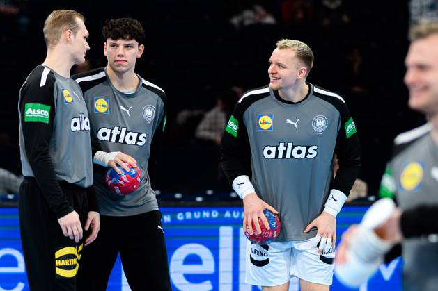 Hamburg: Handball Länderspiel - Vorbereitung WM - Deutschland - Brasilien v.li. Torhueter David Späth David Spaeth (Deutschland), Marko Grgic (Deutschland), Justus Fischer (Deutschland) Hamburg Barlays Arena Deutschland