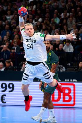 Hamburg: Handball Länderspiel - Vorbereitung WM - Deutschland - Brasilien Justus Fischer (Deutschland) Hamburg Barlays Arena Deutschland
