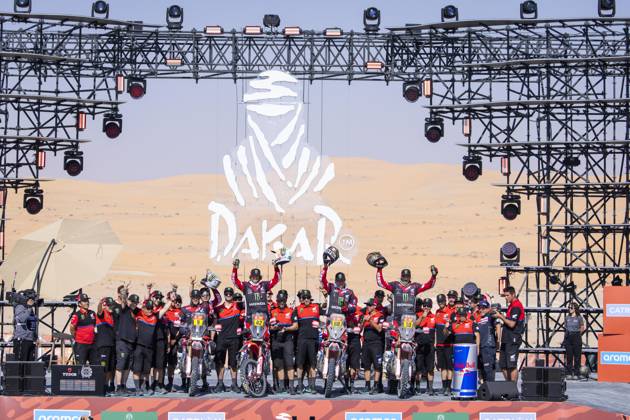DAKAR 2025 - CEREMONY AND FINISH PODIUM 09 BRABEC Ricky (usa), Honda, Monster Energy Honda HRC, FIM W2RC, Motul, RallyGP, 42 VAN BEVEREN Adrien (fra), Honda, Monster Energy Honda HRC, Motul, RallyGP, 68 SCHAREINA Tosha (spa), Honda, Monster Energy Honda HRC, Motul, RallyGP, 10 HOWES Skyler (usa), Honda, Monster Energy Honda HRC, FIM W2RC, Motul, RallyGP, action during the Ceremony and Finish Podium of the Dakar 2025 on January 17, 2025 in Subaytah, Saudi Arabia - SubaytahSaudi Arabia  Copyright: xJULIENxDELFOSSEx