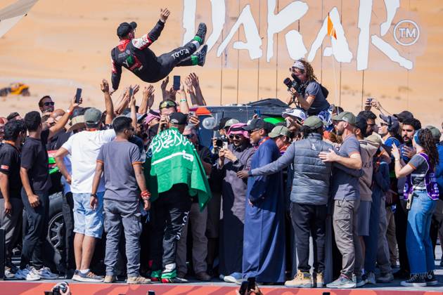 Motorsport, Rallye Dakar, Yazeed Al Rajhi und Timo Gottschalk Sieger der Automobilwertung DAKAR 2025 - CEREMONY AND FINISH PODIUM 201 AL RAJHI Yazeed (sau), GOTTSCHALK Timo (ger), Toyota, Yazeed Racing, Overdrive Racing, FIA W2RC, Ultimate, celebrates his win during the Ceremony and Finish Podium of the Dakar 2025 on January 17, 2025 in Subaytah, Saudi Arabia - SubaytahSaudi Arabia  Copyright: xJULIENxDELFOSSEx
