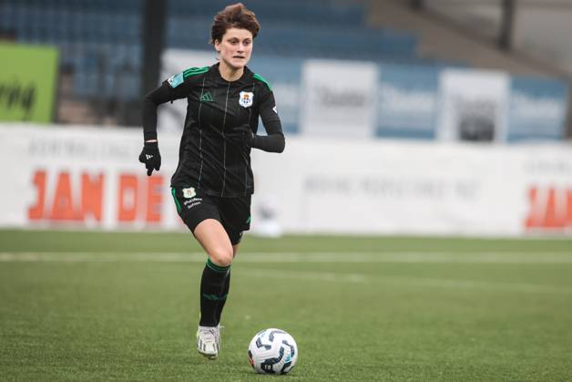 VELSEN, 18-01-2025 ,711 Sadium, Azerion Eredivisie vrouwen, Telstar - PEC (women) , season 2023 2024, during the match Telstar - PEC (women),PEC Zwolle goalkeeper Vita van der Linden Telstar - PEC (women) x27437761x Copyright: