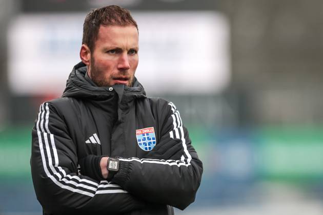VELSEN, 18-01-2025 ,711 Sadium, Azerion Eredivisie vrouwen, Telstar - PEC (women) , season 2023 2024, during the match Telstar - PEC (women), PEC Zwolle trainer coach Jim Brinkhof Telstar - PEC (women) x27439147x Copyright: