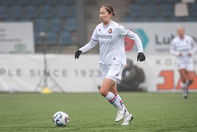 VELSEN, 18-01-2025 ,711 Sadium, Azerion Eredivisie vrouwen, Telstar - PEC (women) , season 2023 2024, during the match Telstar - PEC (women),Telstar player Akari Takeshige Telstar - PEC (women) x27439296x Copyright: