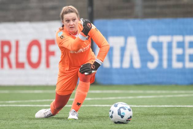 VELSEN, 18-01-2025 ,711 Sadium, Azerion Eredivisie vrouwen, Telstar - PEC (women) , season 2023 2024, during the match Telstar - PEC (women), Telstar goalkeeper Kelly Steen Telstar - PEC (women) x27440066x Copyright: