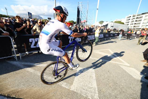 Belgian Thibau Nys celebrates after winning the men s elite race at the cyclocross cycling event in Benidorm, Spain, , stage 12 14 in the UCI World Cup competition. DAVIDxPINTENS x110724720x