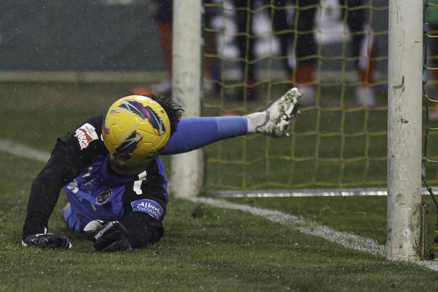 Liga portugal 2 meu super - cd tondela xmario m. Tondela (pt) 01 19 2025 - liga portugal meu super - cd tondela xmario m. seafarer goalkeeper tabuaco m. During a match between tondela xmario m., valid for the 18th round of the portugal league 2 meu super, held at the joao cardoso stadium, in tondela, on this sunday afternoon,(19). (Foto: Alexandre Gomes Thenews2 imago images) SPO Copyright: xALEXANDRExGOMESx