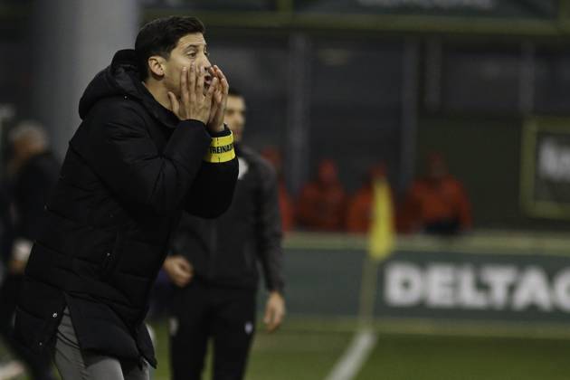 Liga portugal 2 meu super - cd tondela xmario m. Tondela (pt) 01 19 2025 - liga portugal meu super - cd tondela xmario m. luis pinto tondela coach during the match between tondela xmario m., valid for the 18th round of the portugal league 2 meu super, held at the joao cardoso stadium, in tondela, on this sunday afternoon,(19). (Foto: Alexandre Gomes Thenews2 imago images) SPO Copyright: xALEXANDRExGOMESx