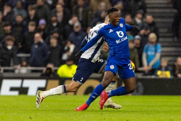 Football - 2024 2025 Premier League - Tottenham Hotspur vs Leicester City - Tottenham Hotspur Stadium - Sunday 26th December 2024 Patson Daka (Leicester City) is fouled by Rodrigo Bentancur (Tottenham Hotspur) Daniel Bearham Colorsport csp_tot_lei_db_26012025_