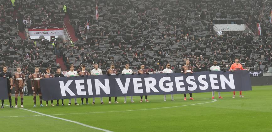 Fussball, Herren, Saison 2024 2025 2.BL, Eintracht Stadion, Eintracht Braunschweig gegen 1.FC Koeln DFL REGULATIONS PROHIBIT ANY USE OF PHOTOGRAPHS AS IMAGE SEQUENCES AND OR QUASI-VIDEO.
