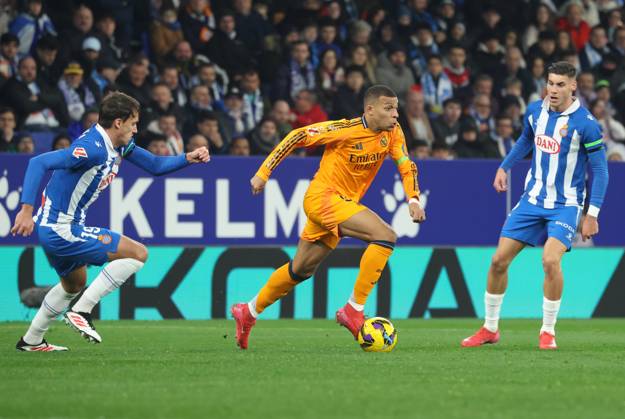 RCD Espanyol de Barcelona v Real Madrid CF - La Liga EA Sports Kylian Mbappe plays during the match between RCD Espanyol and Real Madrid CF, corresponding to week 22 of LaLiga EA Sports, at the RCDE Stadium in Barcelona, Spain, on February 1, 2025. Barcelona Barcelona Spain  Copyright: xUrbanandsportx originalFilename:urbanandsport-rcdespan250201_npaoV