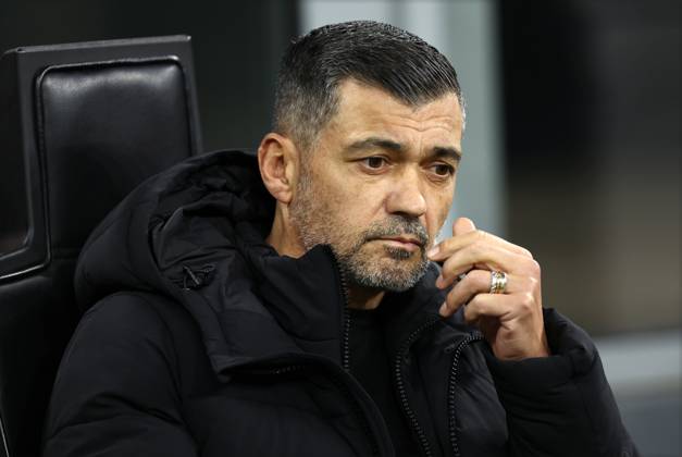 Ac Milan - FC Internazionale Sergio Conceicao, head coach of Ac Milan looks on during the Serie A match beetween Ac Milan and FC Internazionale at Stadio Giuseppe Meazza on February 2, 2025 in Milano, Italy . Milano Stadio Giuseppe Meazza Italy Copyright: xMarcoxCanonierox