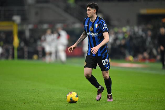AC Milan vs Inter FC Internazionale Serie A match at Giuseppe Meazza San Siro Stadium Alessandro Bastoni of FC Inter in action during the Italian Serie A football match between AC Milan and FC Inter on February 2, 2025 at Giuseppe Meazza San Siro Siro stadium in Milan, Italy Italy Copyright: TizianoxBallabio