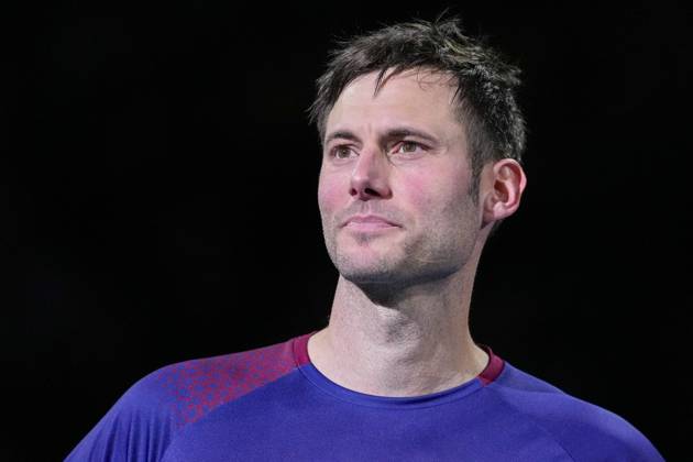 Sport Bilder des Tages Uwe Gensheimer (Uwes Allstars, 3), Einzelbild, Einzelfoto, Aktion, Action, Karriereende, Porträt, Portrait, 04.02.2025, Mannheim (Deutschland), Handball, Abschiedsspiel Uwe Gensheimer, Rhein-Neckar Löwen - Uwes Allstars