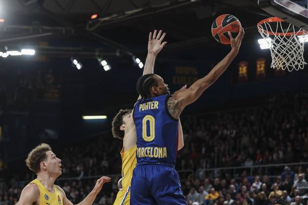 February 5, 2025, Barcelona, Barcelona, Spain: Kevin Punter of FC Barcelona, Barca in action during the Turkish Airlines Euroleague, match played between FC Barcelona and Maccabi Playtika Tel Aviv at Palau Blaugrana on February 05, 2025 in Barcelona, Spain. Barcelona Spain - ZUMAa181 20250205_zaa_a181_095 Copyright: xJavierxBorregox