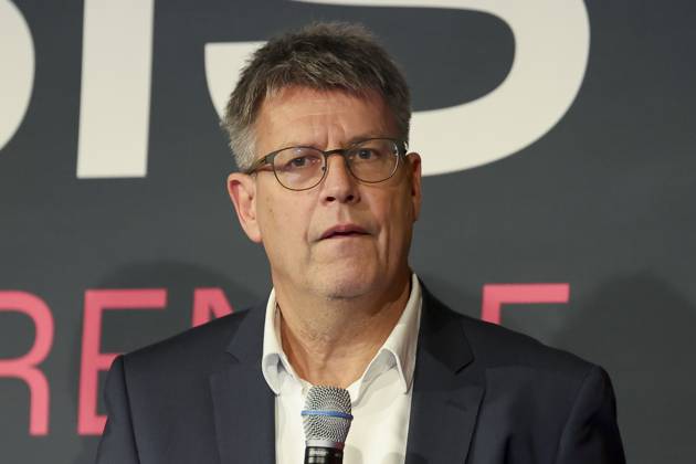 Thomas Weikert (Präsident Deutscher Olympischer Sportbund) schaut enttaeuscht, 2. Tag, SPOBIS Conference, Congress-Center Hamburg CCH am 06. February 2025 in Hamburg, Deutschland. (Foto von Marco Steinbrenner DeFodi Images) Thomas Weikert (Präsident Deutscher Olympischer Sportbund) looks dejected, 2. Tag, SPOBIS Conference, Congress Center Hamburg CCH, February 6, 2025 in Hamburg, Germany. (Photo by Marco Steinbrenner DeFodi Images) Defodi-700_spobis_20250206_070