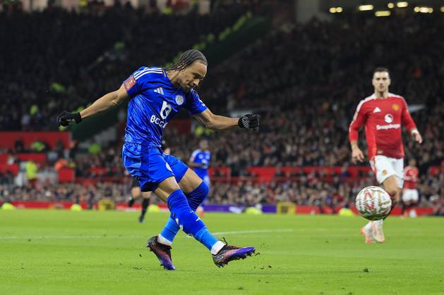 Manchester United, ManU v Leicester City FA Cup 07 02 2025. 4th Round Bobby Decordova-Reid (14) of Leicester City has a shot on goal during the FA Cup match between Manchester United and Leicester City at Old Trafford, Manchester, England on 7 February 2025. Manchester Old Trafford Greater Manchester England Editorial use only DataCo restrictions apply See www.football-dataco.com , Copyright: xConorxMolloyx PSI-21415-0042