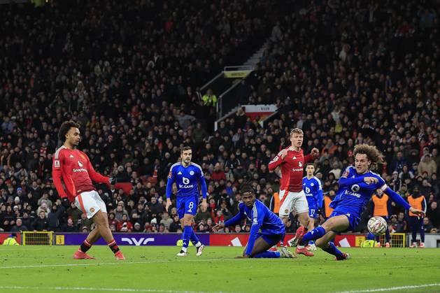 Manchester United, ManU v Leicester City FA Cup 07 02 2025. 4th Round Joshua Zirkzee (11) of Manchester United scores to make it 1-1 during the FA Cup match between Manchester United and Leicester City at Old Trafford, Manchester, England on 7 February 2025. Manchester Old Trafford Greater Manchester England Editorial use only DataCo restrictions apply See www.football-dataco.com , Copyright: xConorxMolloyx PSI-21415-0057