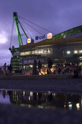 Sporting Clube de Portugal v Borussia Dortmund - UEFA Champions League 2024 25 League Knockout Play-off First Leg A general view outside the stadium prior to the UEFA Champions League Knockout phase play-offs 1st leg match between Sporting CP and Borussia Dortmund at Jose Alvalade Stadium in Lisbon, Portugal, on February 11, 2025. Lisbon, Portugal Lisbon Portugal Copyright: xJosexManuelxAlvarezxReyx originalFilename:alvarezrey-notitle250211_npDOd