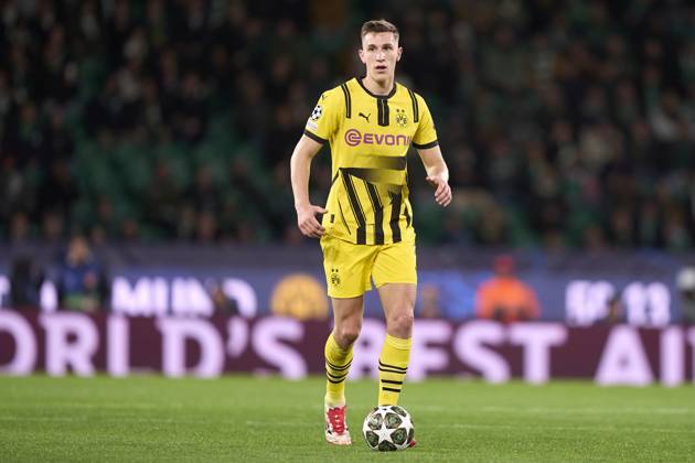 Sporting Clube de Portugal v Borussia Dortmund - UEFA Champions League 2024 25 League Knockout Play-off First Leg Nico Schlotterbeck of Borussia Dortmund is in action during the UEFA Champions League Knockout phase play-offs 1st leg match between Sporting CP and Borussia Dortmund at Jose Alvalade Stadium in Lisbon, Portugal, on February 11, 2025. Lisbon, Portugal Lisbon Portugal Copyright: xJosexManuelxAlvarezxReyx originalFilename:alvarezrey-notitle250211_np1hQ
