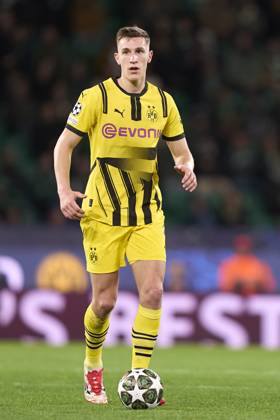 Sporting Clube de Portugal v Borussia Dortmund - UEFA Champions League 2024 25 League Knockout Play-off First Leg Nico Schlotterbeck of Borussia Dortmund is in action during the UEFA Champions League Knockout phase play-offs 1st leg match between Sporting CP and Borussia Dortmund at Jose Alvalade Stadium in Lisbon, Portugal, on February 11, 2025. Lisbon, Portugal Lisbon Portugal Copyright: xJosexManuelxAlvarezxReyx originalFilename:alvarezrey-notitle250211_npued