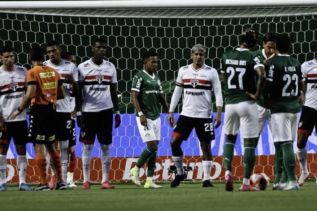Match between Palmeiras and Sao Paulo for the Sao Paulo championship Sao paulo (sp), 02 16 2025 - paulistao palmeiras vs sao paulo - match between palmeiras against sao paulo, valid for the 10th round of the 2025 paulista football championship, on the night of this sunday, february 16, 2025, at allianz parque, in sao paulo-sp (Foto: Leco Viana Thenews2 imago images) SPO  Copyright: xLecoxVianax