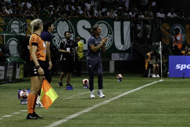 Match between Palmeiras and Sao Paulo for the Sao Paulo championship Sao paulo (sp), 02 16 2025 - paulistao palmeiras vs sao paulo - palmeiras coach luis zubeldia during the match between palmeiras and sao paulo, valid for the 10th round of the 2025 paulista football championship, on the night of this sunday, february 16, 2025, at allianz parque, in sao paulo-sp (Foto: Leco Viana Thenews2 imago images) SPO  Copyright: xLecoxVianax