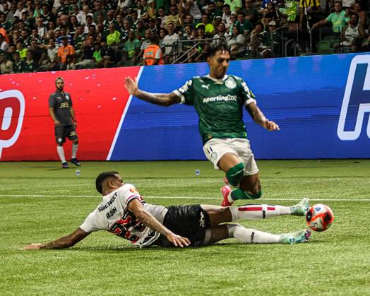 Match between Palmeiras and Sao Paulo for the Sao Paulo championship Sao paulo (sp), 02 16 2025 - paulistao palmeiras vs sao paulo - torres player of palmeiras during the match between palmeiras and sao paulo, valid for the 10th round of the 2025 paulista football championship, on the night of this sunday, february 16, 2025, at allianz parque, in sao paulo-sp (Foto: Joca Duarte Thenews2 imago images) SPO  Copyright: xJocaxDuartex