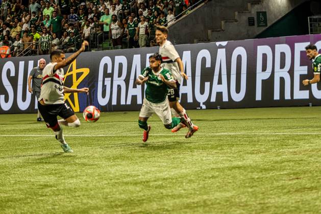 Match between Palmeiras and Sao Paulo for the Sao Paulo championship Sao paulo (sp), 02 16 2025 - paulistao palmeiras vs sao paulo - torres player of palmeiras during the match between palmeiras and sao paulo, valid for the 10th round of the 2025 paulista football championship, on the night of this sunday, february 16, 2025, at allianz parque, in sao paulo-sp (Foto: Joca Duarte Thenews2 imago images) SPO  Copyright: xJocaxDuartex