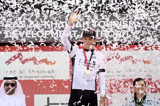 UAE Tour 2025 - Stage 3 JEBEL JAIS, UNITED ARAB EMIRATES - FEBRUARY 19 : Tarling Joshua (GBR) of Ineos Grenadiers pictured with the white jersey during the podium ceremony of Stage 3 of the UAE Tour 2025 cycling race with start in Ras Al Khaimah and finish in Jebel Jais (181km) on February 19, 2025 in Jebel Jais, United Arab Emirates, 19 02 2025 Jebel Jais United Arab Emirates  Copyright: xPeterxDexVoechtx
