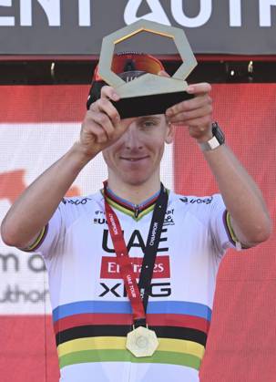 UAE Tour 2025 - Stage 3 JEBEL JAIS, UNITED ARAB EMIRATES - FEBRUARY 19 : Pogacar Tadej (SLO) of UAE Team Emirates pictured during the podium ceremony of Stage 3 of the UAE Tour 2025 cycling race with start in Ras Al Khaimah and finish in Jebel Jais (181km) on February 19, 2025 in Jebel Jais, United Arab Emirates, 19 02 2025 Jebel Jais United Arab Emirates Copyright: xPeterxDexVoechtx