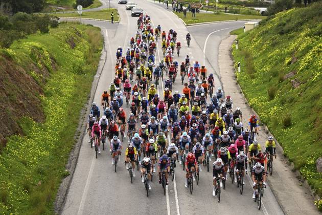 2025 Volta Algarve cycling race - Stage 3 TAVIRA, PORTUGAL - FEBRUARY 21 : illustration picture of the peloton during stage 3 of the 51th edition of the Volta Algarve cycling race, with start in Vila Real Santo Antonio and finish in Tavira on February 21, 2025 in Tavira, Portugal, 21 02 2025 ( Motordriver Kenny Verfaillie - Tavira Portugal  Copyright: xTomasxSiskx
