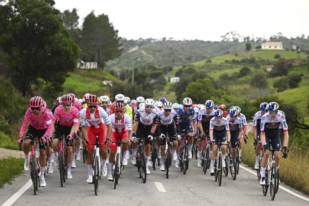 2025 Volta Algarve cycling race - Stage 3 TAVIRA, PORTUGAL - FEBRUARY 21 : illustration picture of the peloton during stage 3 of the 51th edition of the Volta Algarve cycling race, with start in Vila Real Santo Antonio and finish in Tavira on February 21, 2025 in Tavira, Portugal, 21 02 2025 ( Motordriver Kenny Verfaillie - Tavira Portugal  Copyright: xTomasxSiskx
