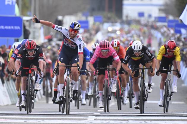 Sport Bilder des Tages 2025 Volta Algarve cycling race - Stage 3 TAVIRA, PORTUGAL - FEBRUARY 21 : Meeus Jordi (BEL) of Red Bull - Bora - Hansgrohe wins, Dainese Alberto (ITA) of Tudor Pro Cycling Team, Girmay Biniam (ERI) of Intermarche - Wanty, De Lie Arnaud (BEL) of Lotto Cycling Team, Van Uden Casper (NED) of Team Picnic PostNL during stage 3 of the 51th edition of the Volta Algarve cycling race, with start in Vila Real Santo Antonio and finish in Tavira on February 21, 2025 in Tavira, Portugal, 21 02 2025 ( Motordriver Kenny Verfaillie - Tavira Portugal  Copyright: xTomasxSiskx