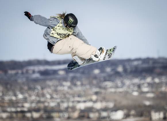 Bilder des Jahres 2025, Sport 02 Februar Sport Themen der Woche KW08 Sport Bilder des Tages February 22, 2025, Calgary, Ab, CANADA: Great Britain s Mia Brookes competes during the women s World Cup slopestyle snowboard event in Calgary, Alta., Saturday, Feb. 22, 2025. Mia Brookes  - ZUMAc35_ 20250222_zaf_c35_011 Copyright: xJeffxMcintoshx
