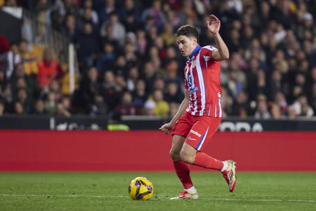 La Liga EA Sports, Spain, Valencia CF and Atletico de Madrid VALENCIA, SPAIN - FEBRUARY 22: Julian Alvarez of Atletico de Madrid in action during the La Liga EA Sports match between Valencia CF and Club Atletico de Madrid at Mestalla Stadium on February 22, 2025 in Valencia, Spain. (Photo by Jose Torres Photo Players Images Magara Press) Valencia Mestalla Stadium Spain Copyright: xJosexTorresx