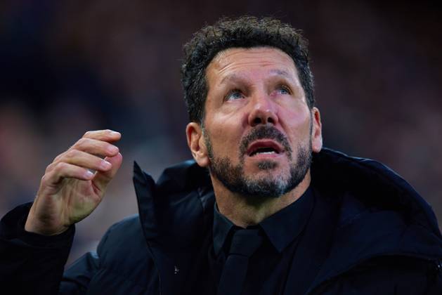 La Liga EA Sports, Spain, Valencia CF and Atletico de Madrid VALENCIA, SPAIN - FEBRUARY 22: Diego Simeone, Head coach of Atletico de Madrid looks on during the La Liga EA Sports match between Valencia CF and Club Atletico de Madrid at Mestalla Stadium on February 22, 2025 in Valencia, Spain. (Photo by Jose Torres Photo Players Images Magara Press) Valencia Mestalla Stadium Spain Copyright: xJosexTorresx