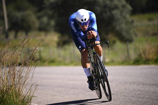 2025 Volta Algarve cycling race - Stage 5 MALHAO, PORTUGAL - FEBRUARY 23 : De Paula Victor (BRA) of Feirense - Beeceler during stage 5, an individual time trial, of the 51th edition of the Volta Algarve cycling race, with start in Salir and finish in Malhao on February 23, 2025 in Malhao, Portugal, 23 02 2025 ( Motordriver Kenny Verfaillie - Malhao Portugal  Copyright: xTomasxSiskx