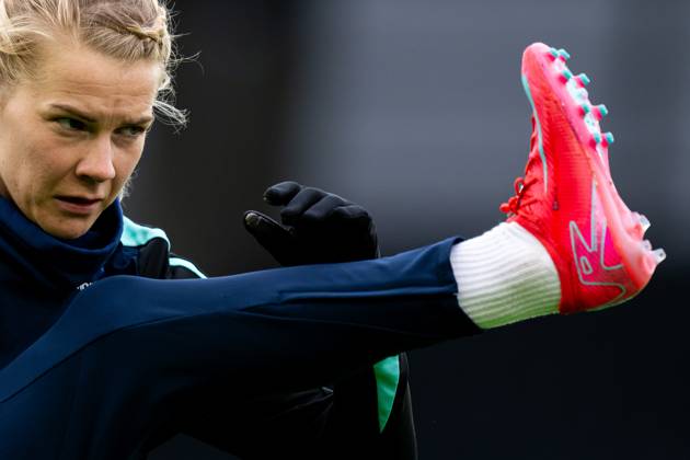 250224 Ada Hegerberg of the Norwegian women s national football team during a training session on February 24, 2025 in Stavanger. Photo: Vegard Grott BILDBYRAN kod VG VG0717 bbeng fotboll football soccer fotball norge norway women dam nations league träning practice training trening Copyright: VEGARDxGRoTT BB250224VG040