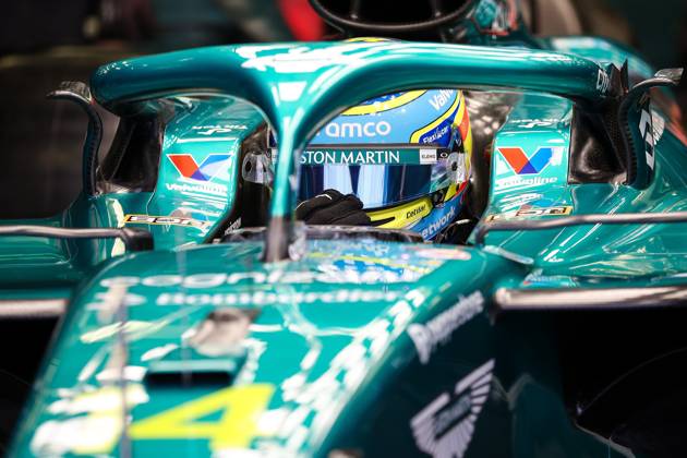 F1 - PRE-SEASON TESTING 2025 - BAHRAIN 14 ALONSO Fernando (spa), Aston Martin F1 Team AMR24, action during the Formula 1 Aramco pre-season testing 2025 of the 2025 FIA Formula One World Championship, WM, Weltmeisterschaft from February 26 to 28, 2025 on the Bahrain International Circuit, in Sakhir, Bahrain - SakhirBahrain Copyright: xEricxAlonsox