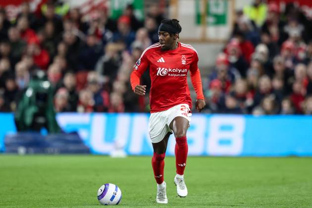 Premier League Nottingham Forest v Arsenal Anthony Elanga of Nottingham Forest with the ball during the Premier League match Nottingham Forest vs Arsenal at City Ground, Nottingham, United Kingdom, 26th February 2025 (Photo by Alfie Cosgrove News Images) Nottingham City Ground Nottinghamshire United Kingdom Copyright: xAlfiexCosgrove NewsxImagesx