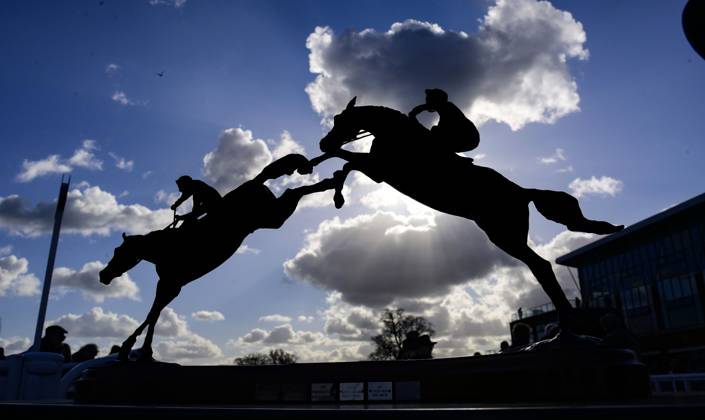Bilder des Jahres 2025, Sport 02 Februar Taunton Races, Taunton, UK - 27 Feb 2025 Richard Williams Memorial Handicap Chase Trophy - RACE 3 - 3:00 Taunton - Richard Williams Memorial Handicap Chase (GBB Race) (Class 4) at Taunton Racecourse, Taunton, Somerset, England - Taunton Taunton Racecourse Somerset England Copyright: xTomxSandberg PPAUKx PPA-169527