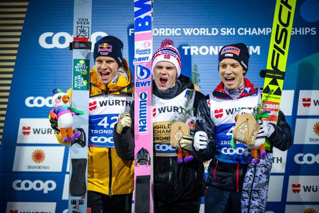 RECORD DATE NOT STATED 2.03.2025 MISTRZOSTWA SWIATA W NARCIARSTWIE KLASYCZNYM TRONDHEIM 2025 SKOKI NARCIARSKIE MEZCZYZN FIS NORDIC WORLD SKI CHAMPIONSHIPS Ski jumping, Skispringen, Ski, nordisch MEN N Z MARIUS LINDVIK ANDREAS WELLINGER JAN HOERL FOT. JULIA PIATKOWSKA NEWSPIX.PL --- newspix.pl 