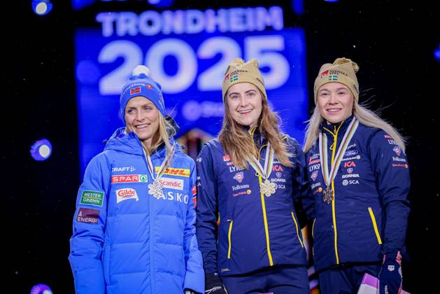 RECORD DATE NOT STATED 2.03.2025 MISTRZOSTWA SWIATA W NARCIARSTWIE KLASYCZNYM BIEGI NARCIARSKIE KOBIET SKIATHLON TRONDHEIM 2025 FIS NORDIC WORLD SKI CHAMPIONSHIPS CROSS COUNTRY WOMEN SKIATHLON N Z THERESE JOHAUG EBBA ANDERSSON JONNA SUNDLING FOT. JULIA PIATKOWSKA NEWSPIX.PL --- newspix.pl 